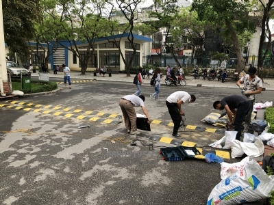 Thi công gờ giảm tốc